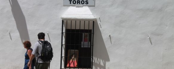 Pobre respuesta a la venta de abonos en las taquillas de la Plaza de Toros de Ronda , Los rondeños apenas han adquirido localidades pese al ahorro de 24 euros en gastos de gestión respecto a la compra a través de Internet , 07 Aug 2013 - 20:49