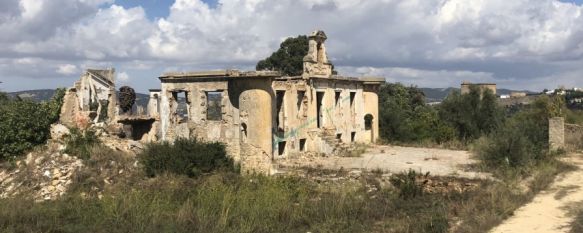 Nuevo paso para la construcción de un hotel de cinco estrellas en la Casa Rúa, La propuesta de un cambio de uso en los terrenos desatascaría el proceso, que cumple ya más de tres décadas de litigios entre Ayuntamiento y Junta de Andalucía, 09 Oct 2018 - 18:25