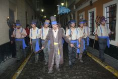 La agrupación rondeña, dirigiéndose al Gran Teatro Falla el pasado día 27. // Manolo Guerrero