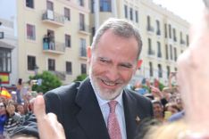 Felipe VI en otra imagen a su llegada a la Real Maestranza. // CharryTV