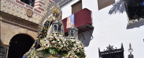 La Virgen de la Paz recorre las calles de Ronda, La Patrona estuvo acompañada por un amplio cortejo de fieles en su procesión, 13 May 2024 - 10:07