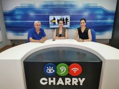 Luis Almagro y Silvia García en el plató de Canal Charry.  // CharryTV