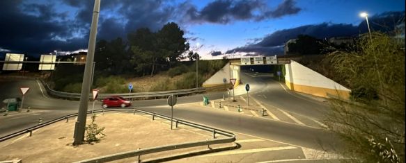 El Ayuntamiento instala 45 puntos de luz en la entrada a Ronda desde Málaga, Sevilla y El Burgo, Esta iniciativa se encuentra en el Plan de Eficiencia Energética…, 21 Jun 2024 - 17:44