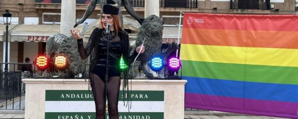 Ronda manifiesta su Orgullo junto a Carmen la Hierbabuena, La emblemática plaza del Socorro fue escenario del acto organizado por el Ayuntamiento de Ronda con motivo del Día Internacional del Orgullo LGTBIQ+, 01 Jul 2024 - 09:03