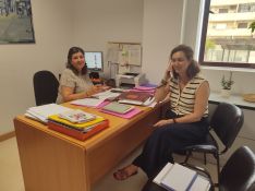 Raquel Martínez, asesora jurídica y Cristina Durán, delegada de Igualdad.  // CharryTV