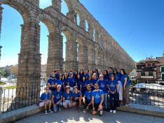 El grupo aprovechó su vista para hacer turismo por la zona.  // Coros y Danzas de Ronda.