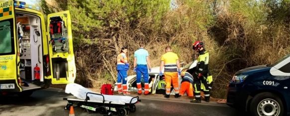 Una mujer de 68 años sufre una salida de vía en la carretera Ronda - San Pedro, Los servicios sanitarios la trasladaron al Hospital de La Serranía, donde ha sido ingresada, 19 Jul 2024 - 16:22