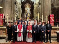 El nuevo presidente de la Agrupación, junto a los hermanos mayores de las hermandades de Pasión y Gloria de Ronda y los sacerdotes Salvador Guerrero y Francisco Sánchez // Manolo Guerrero