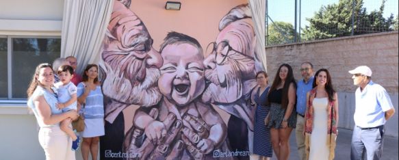 El Centro Ícara homenajea a los abuelos y abuelas de los usuarios de Atención Temprana , Fundación Asprodisis les ha dedicado un mural que ha realizado la artista Andrea Rosado, 26 Jul 2024 - 11:37