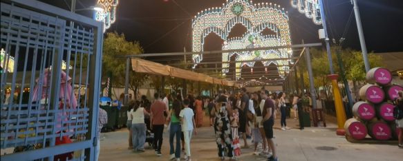 Calle del recinto ferial durante los festejos del pasado año.  // CharryTV