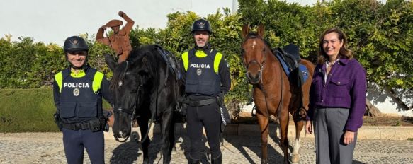 Más de 200 escolares participan en una exhibición de la Policía Local, La plaza Teniente Arce ha sido el escenario de esta actividad organizada por la delegación de Seguridad Ciudadana, 23 Oct 2024 - 17:53