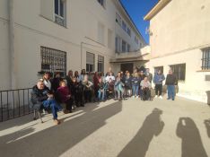 Usuarios participantes en la actividad junto a representantes de Atende y del Ayuntamiento de Ronda.  // CharryTV