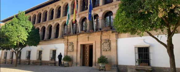 El Ayuntamiento de Ronda congela los impuestos municipales de 2025, No habrá cambios en el IBI, el IAE, el IVTM o las plusvalías, aunque “sí subirá la tasa de residuos por una imposición del gobierno central”, ha señalado la alcaldesa. , 28 Nov 2024 - 10:02