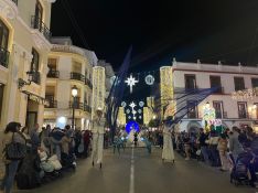 El acto del encendido del alumbrado ha estado presidido por un pasacalles.  // CharryTV