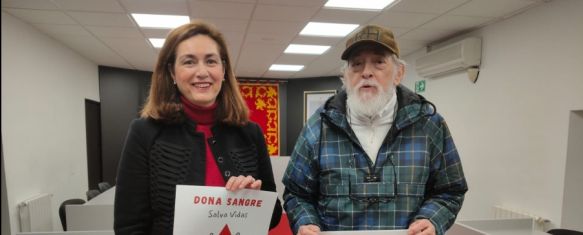 La delegada de Asuntos Sociales, Cristina Durán, y el presidente de la Asamblea local de Cruz Roja, Antonio Lasanta // CharryTV