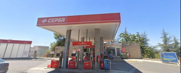 La Policía Nacional detiene a un hombre por el asalto a la gasolinera de La Dehesa, Entró con un cuchillo en el establecimiento a la hora del cierre…, 10 Mar 2025 - 17:44